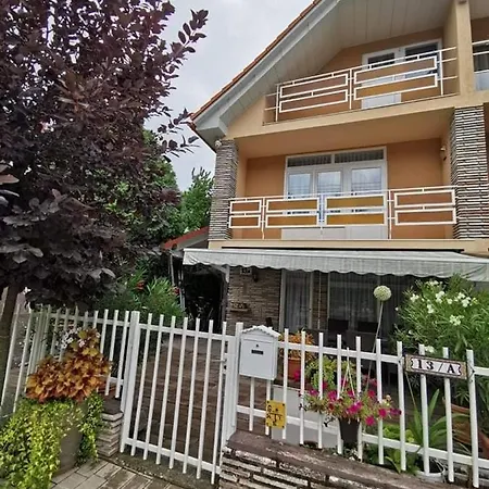 Májusfa Villa *